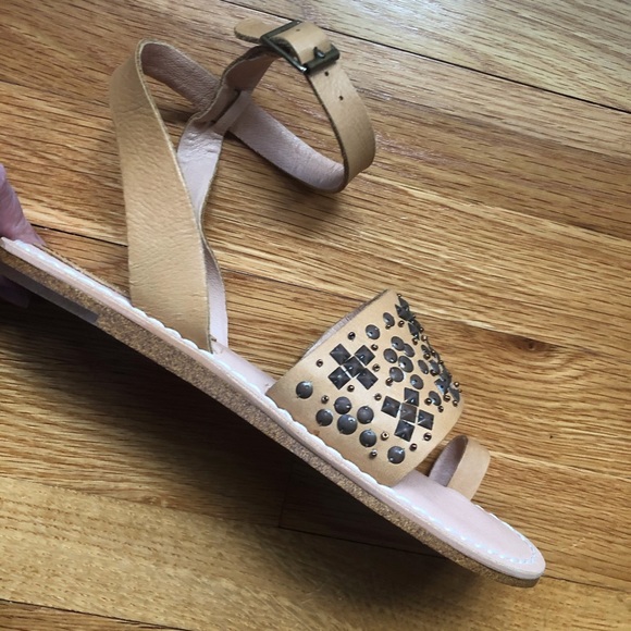 🌼Embellished Leather Ankle Strap Sandal🌼 - Picture 6 of 13